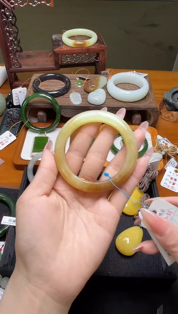 未镶嵌手镯和田玉若羌糖黄玉 56+圈