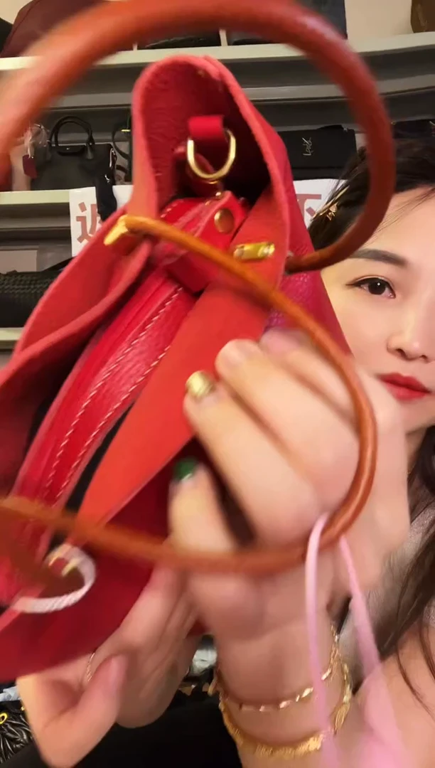 蚕丝珊瑚店清斜挎包真皮包时尚百搭包包