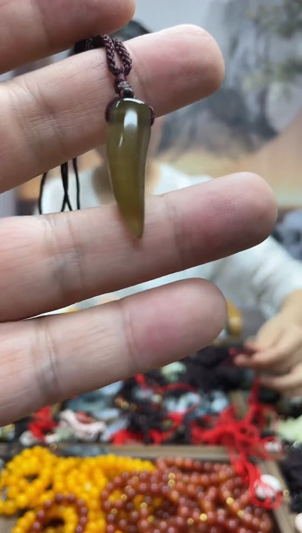 未镶嵌岫玉吊坠·