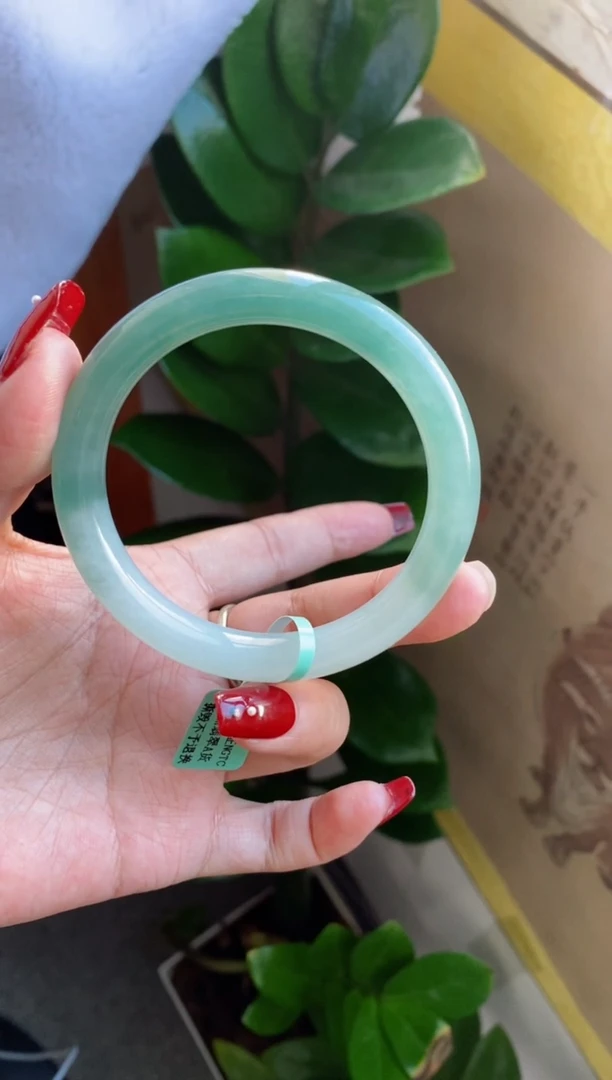 【闪购商品】翡翠手镯未镶嵌（血漏必买）冰胶半山水圆条20号