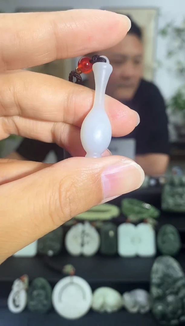 和田玉未镶嵌颈饰1