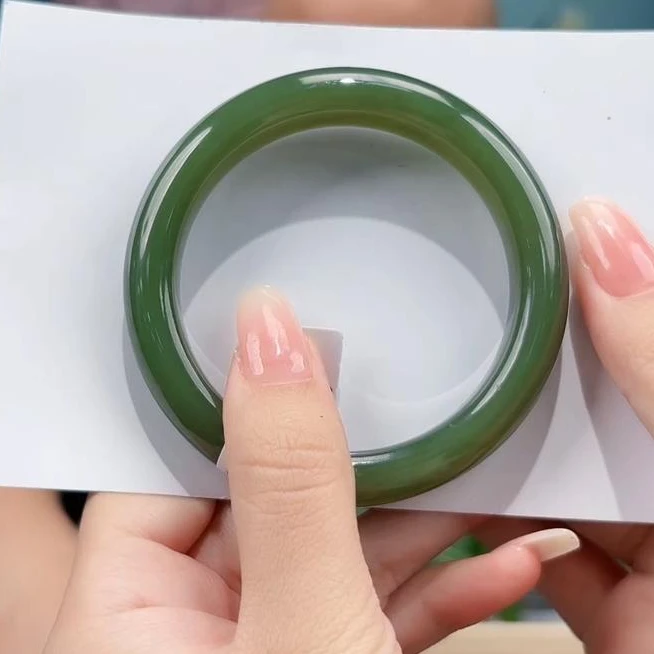 【九铭珠宝】和田玉手镯  多样性发其一