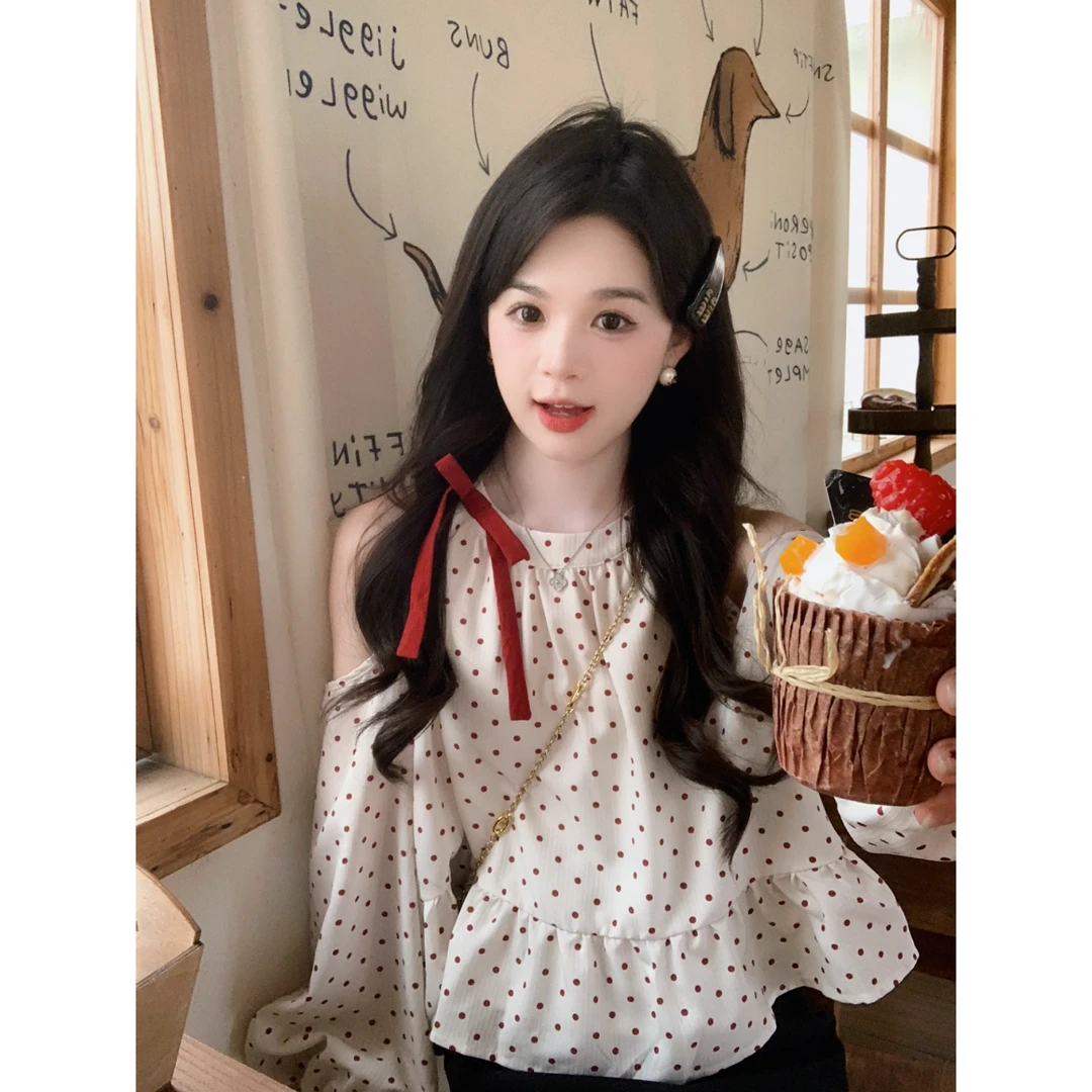 【现货】小奶盖 波点莓娃娃衫法式洋气甜美荷叶边蝴蝶结漏肩上衣