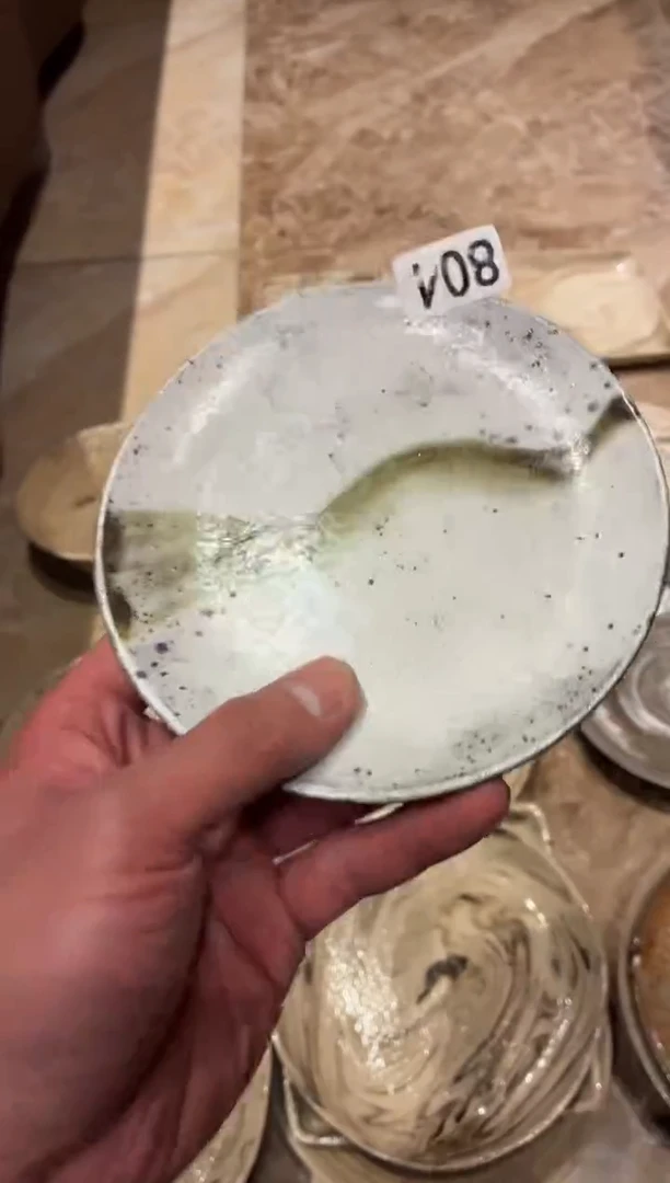 瓷片在**方804窑变灰白茶点盘1个