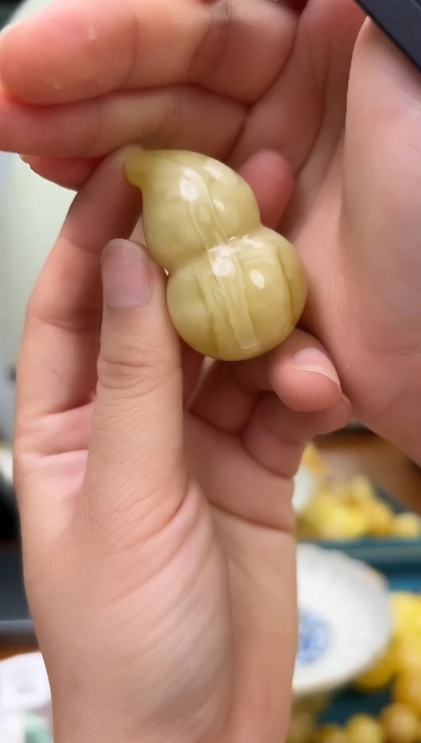 未镶嵌蜜蜡裸石琥珀蜜蜡吊坠