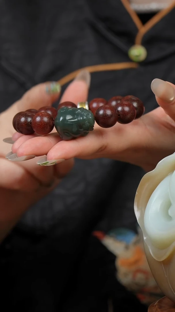 未镶嵌和田玉挂件手串（多样性发货）