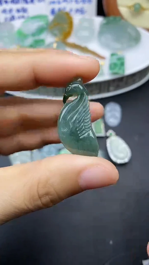 颈饰未镶嵌翡翠吊坠