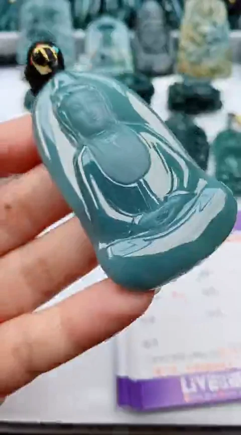 翡翠未镶嵌颈饰