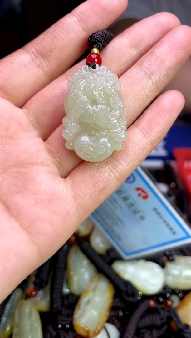 未镶嵌和田玉挂件1
