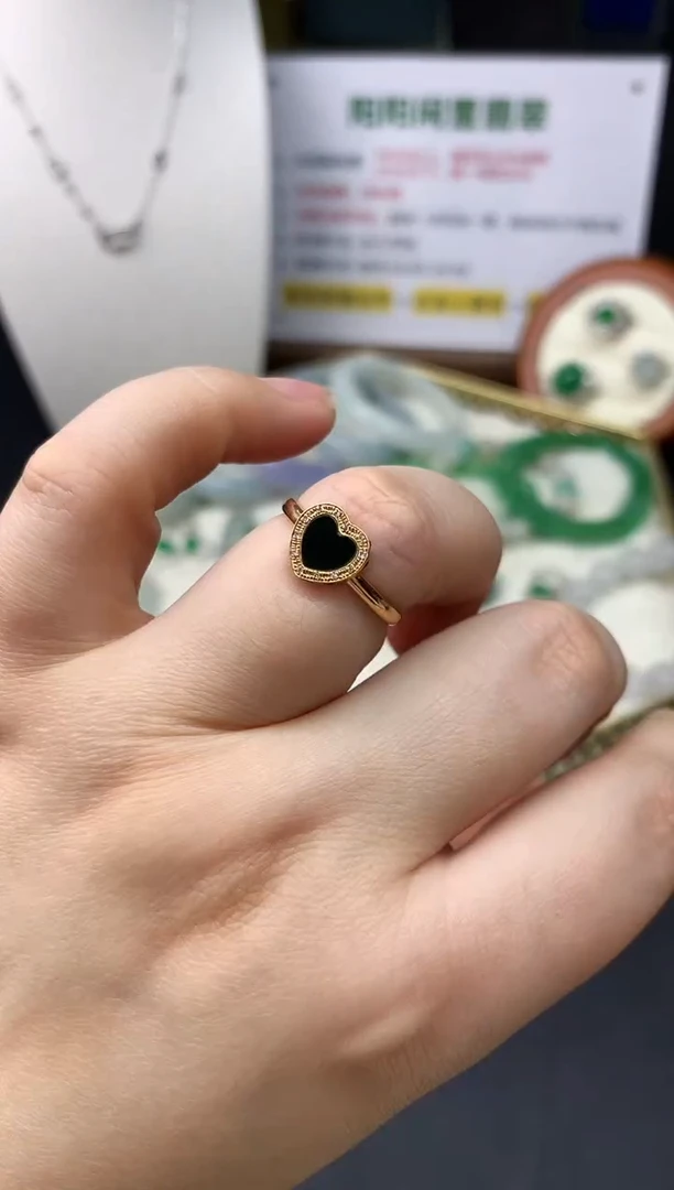 【闪购商品】翡翠颈饰18K金镶嵌翡翠戒指|不退不换