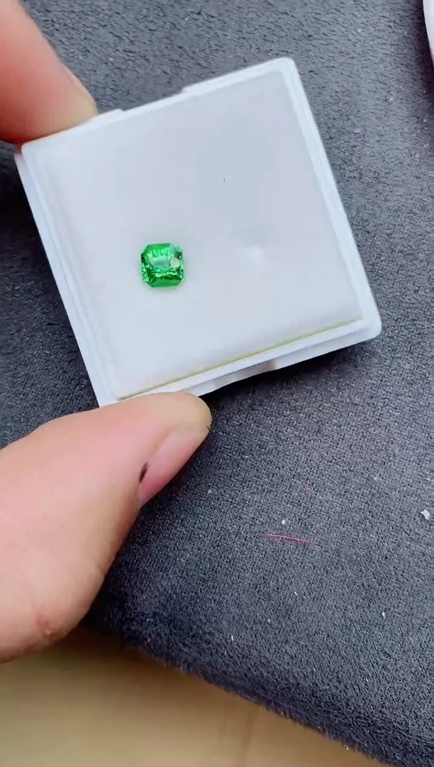 银S925镶嵌裸石石榴石（沙弗莱）1.03ct
