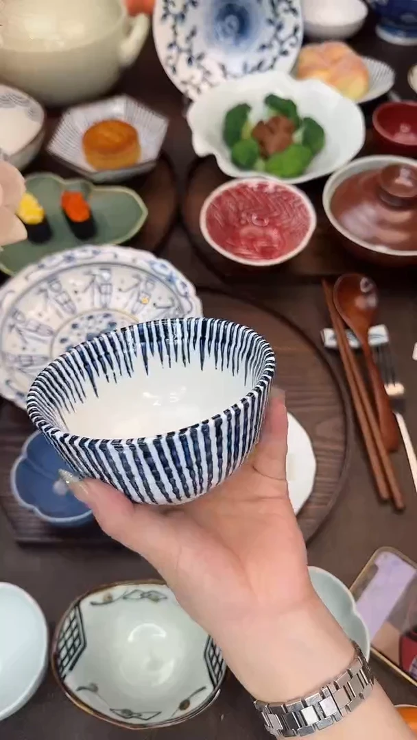 瓷手工手绘蓝线条米饭碗