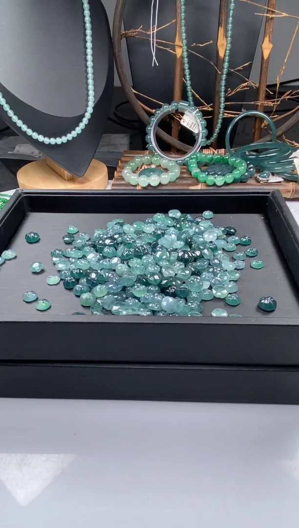 【闪购商品】翡翠手串未镶嵌多样性发货莲蓬