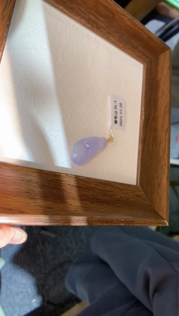 颈饰18K金镶嵌翡翠福豆