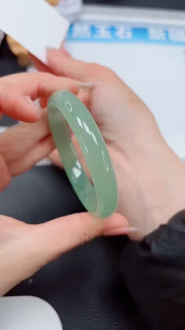 【闪购商品】石英质玉手镯未镶嵌86---56