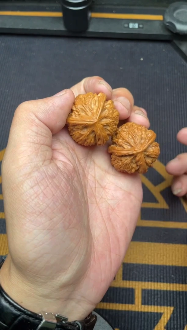 文玩核桃吊坠文山三棱32