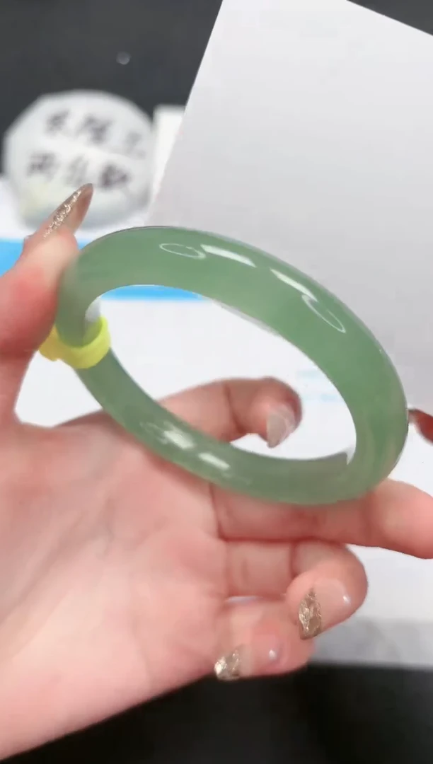 【闪购商品】石英质玉手镯未镶嵌37-58.6