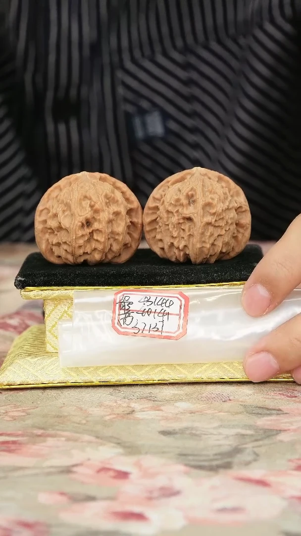 把件文玩核桃白狮子微修