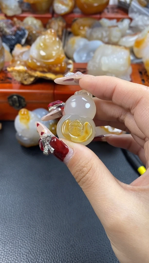 【闪购商品】玛瑙/玉髓挂件未镶嵌1