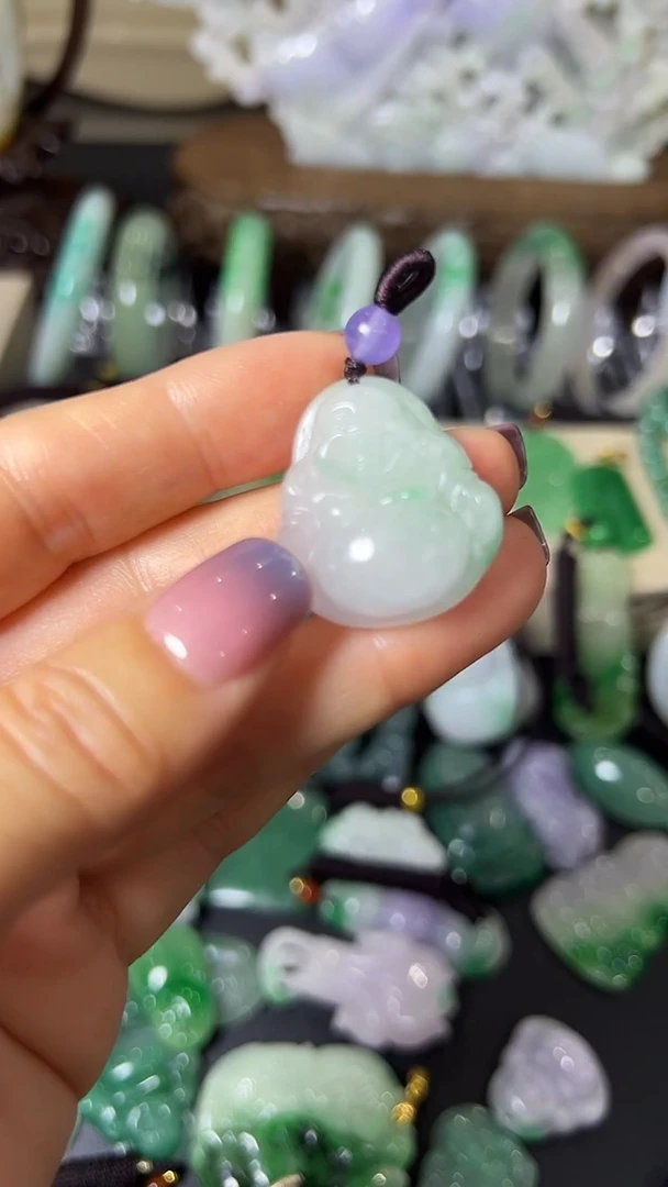 颈饰未镶嵌翡翠佛