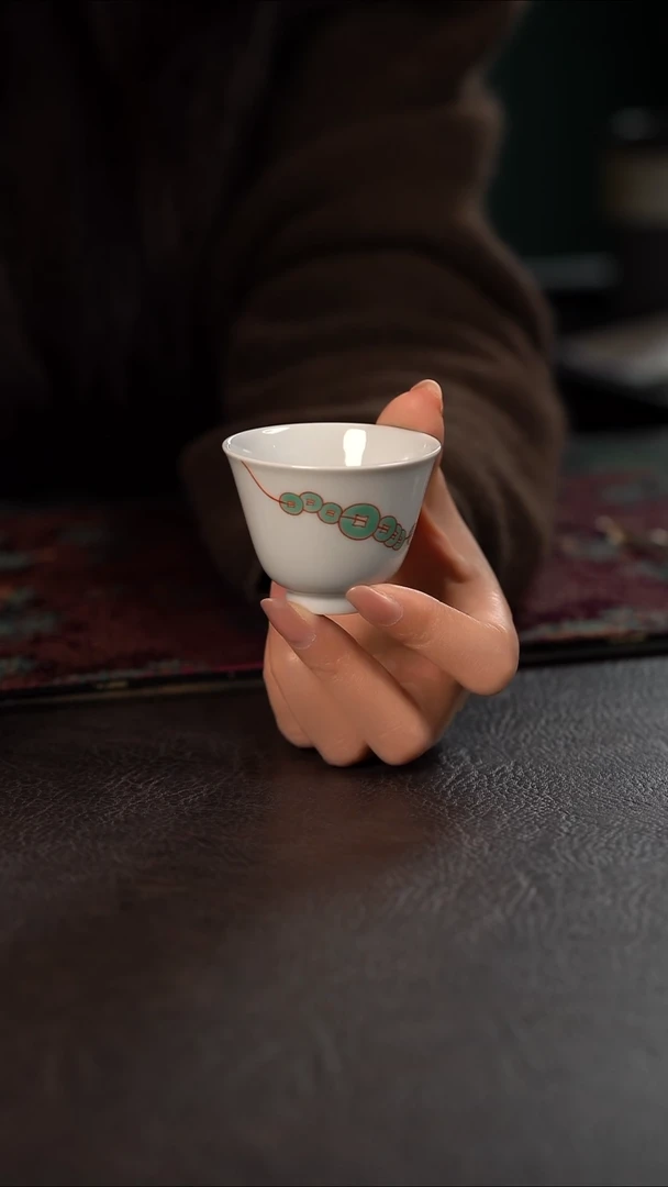 云霞珍藏古彩钱多多铃铛杯