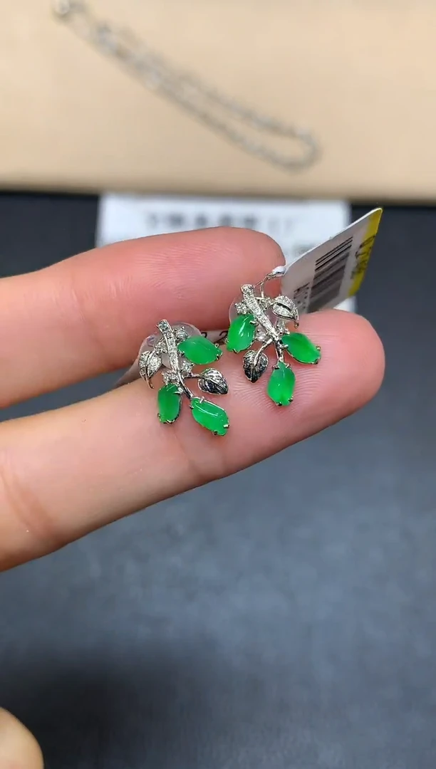 18K金镶嵌翡翠耳饰蛋面【无服务费