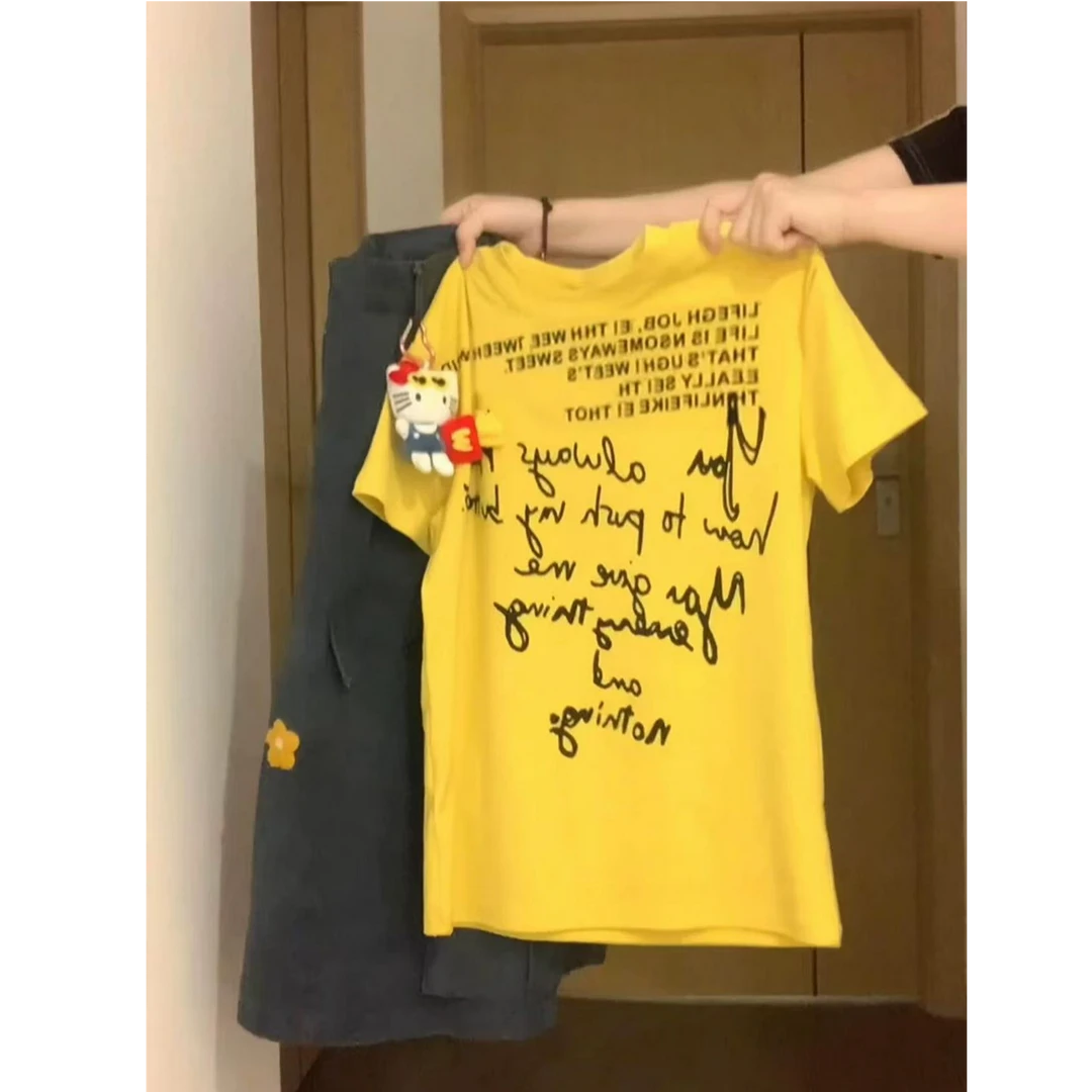 美式高街潮牌涂鸦字母印花黄色短袖t恤女夏季设计感显瘦正肩上衣