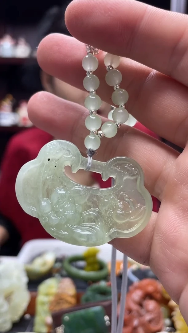 未镶嵌岫玉吊坠·