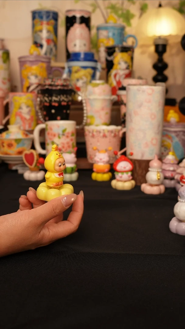 陶景德镇手绘的杯子