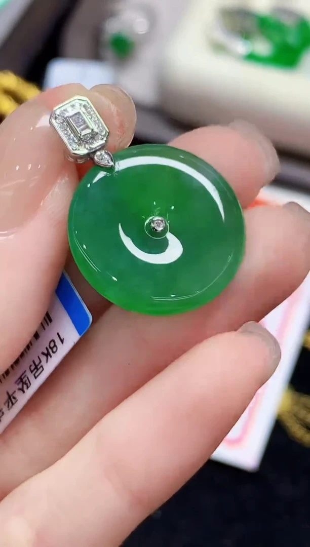 吊坠(不含链)18K金镶嵌翡翠X2203多样性发其一