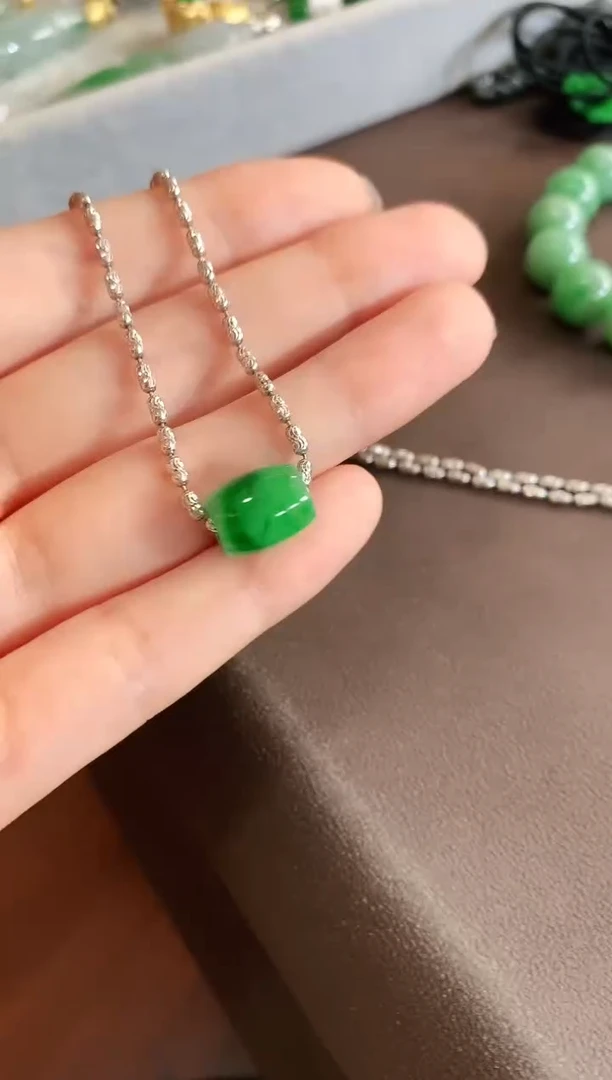 翡翠未镶嵌吊坠(不含链)吊坠