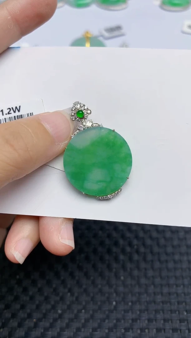 翡翠18K金镶嵌颈饰天然缅甸A货翡翠百元以上9元证书费自理