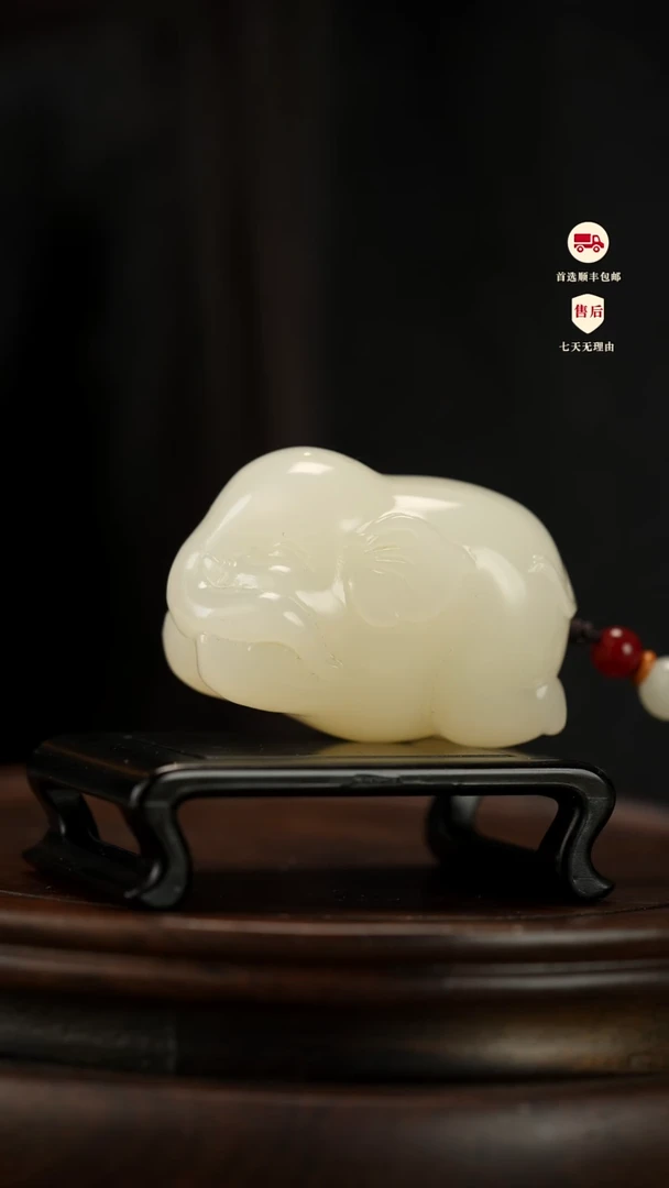 云南石竹叶青雕刻：吉象纳福把件摆件