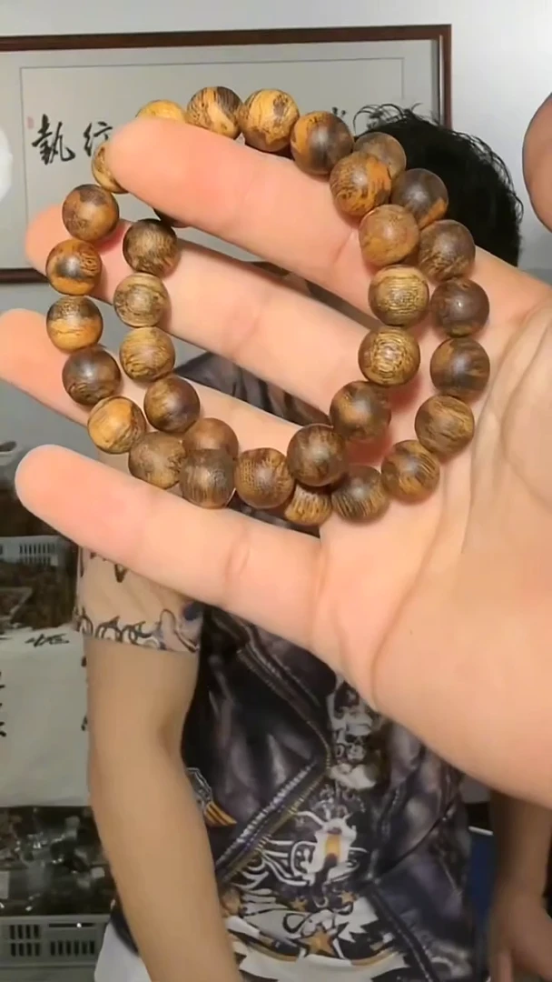 沉香吊坠31号99沉达拉干虎斑1.1多样性发一