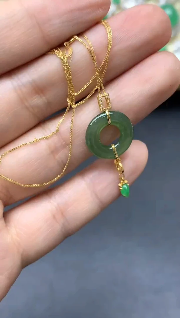 颈饰18K金镶嵌翡翠330-中国好珍宝