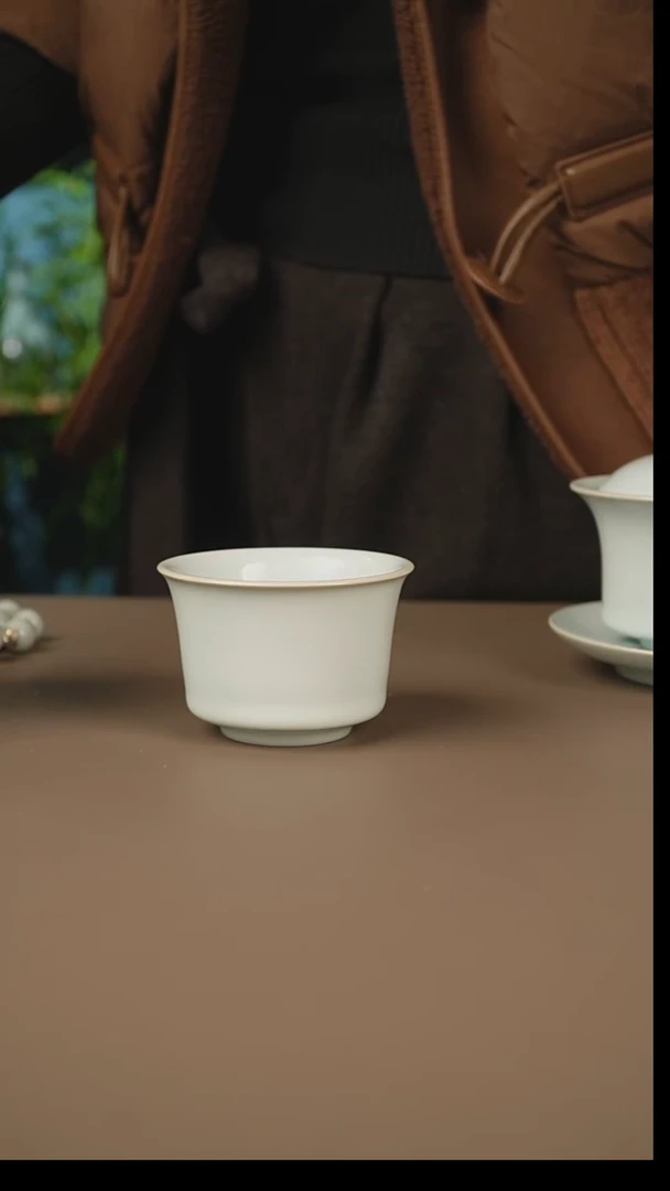 奎奎月白马蹄杯