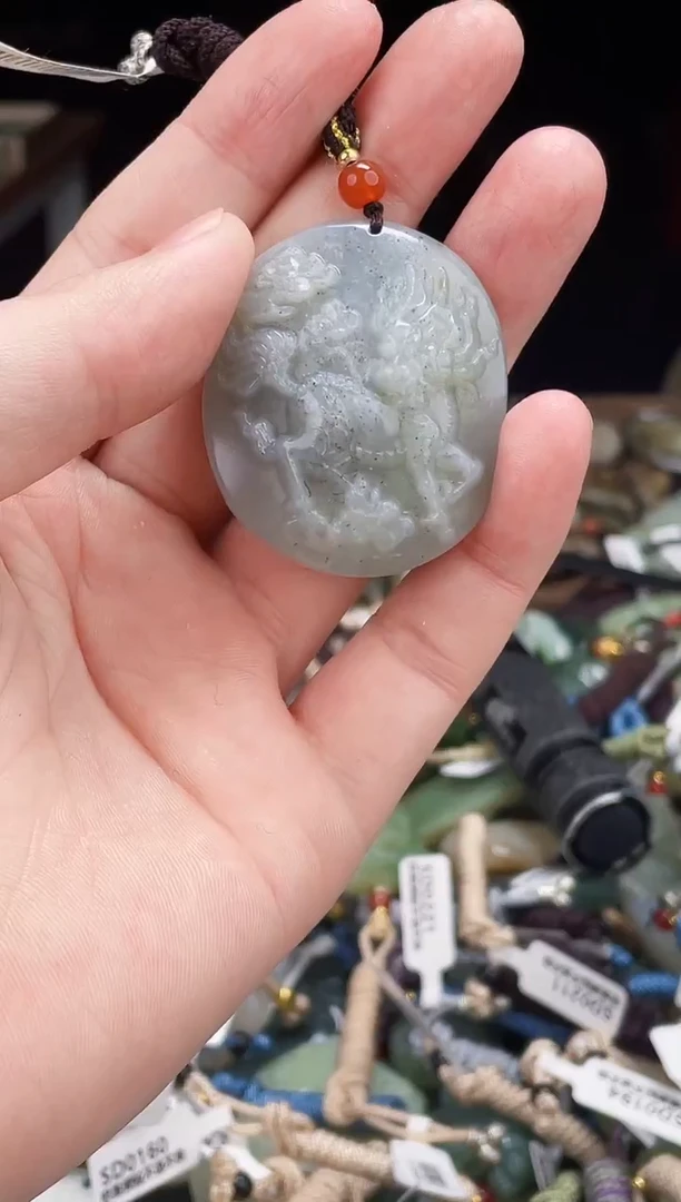 颈饰未镶嵌和田玉1