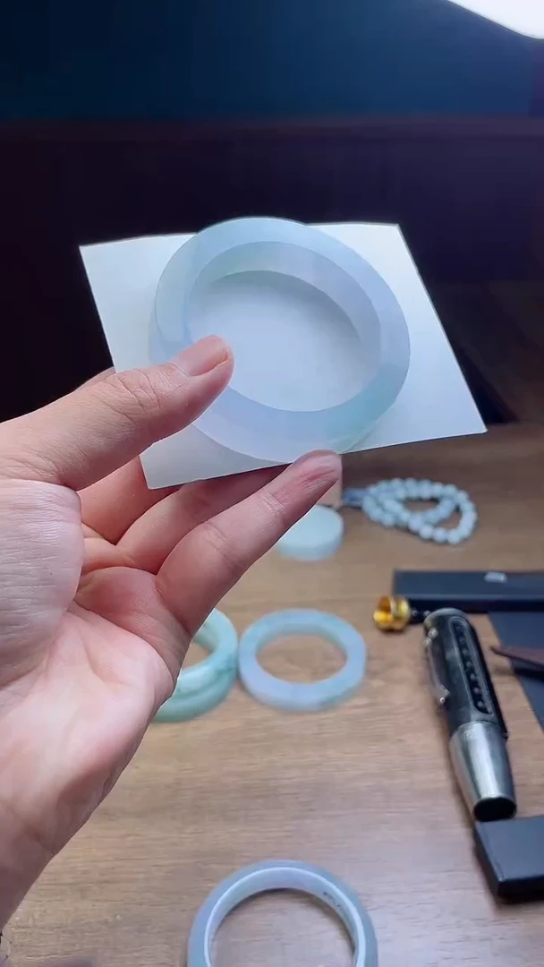 未镶嵌手镯定制翡翠?****喵定制