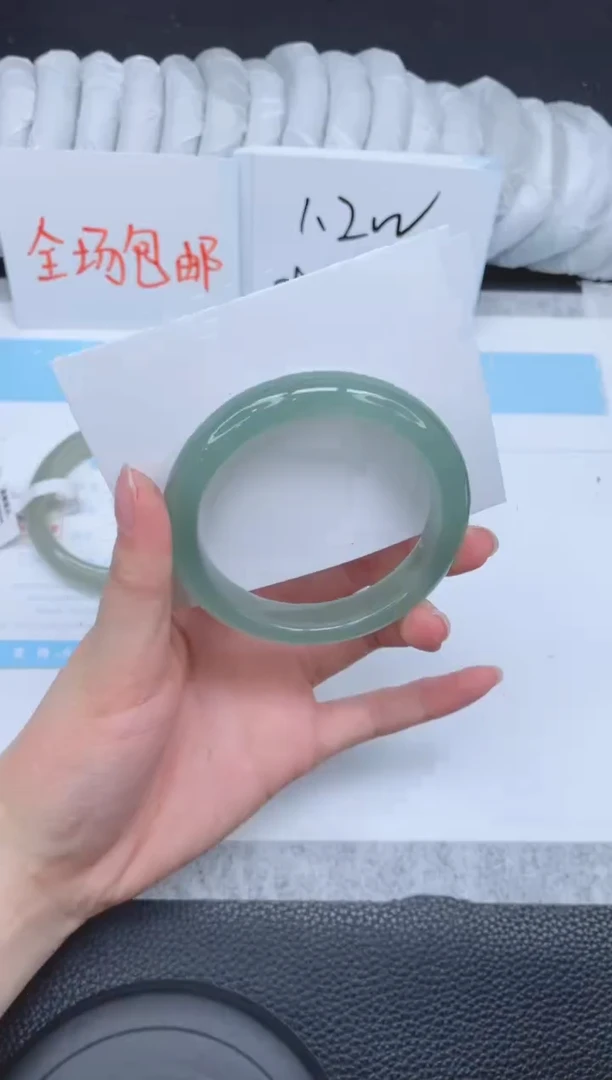 未镶嵌手镯石英质玉154-56.8