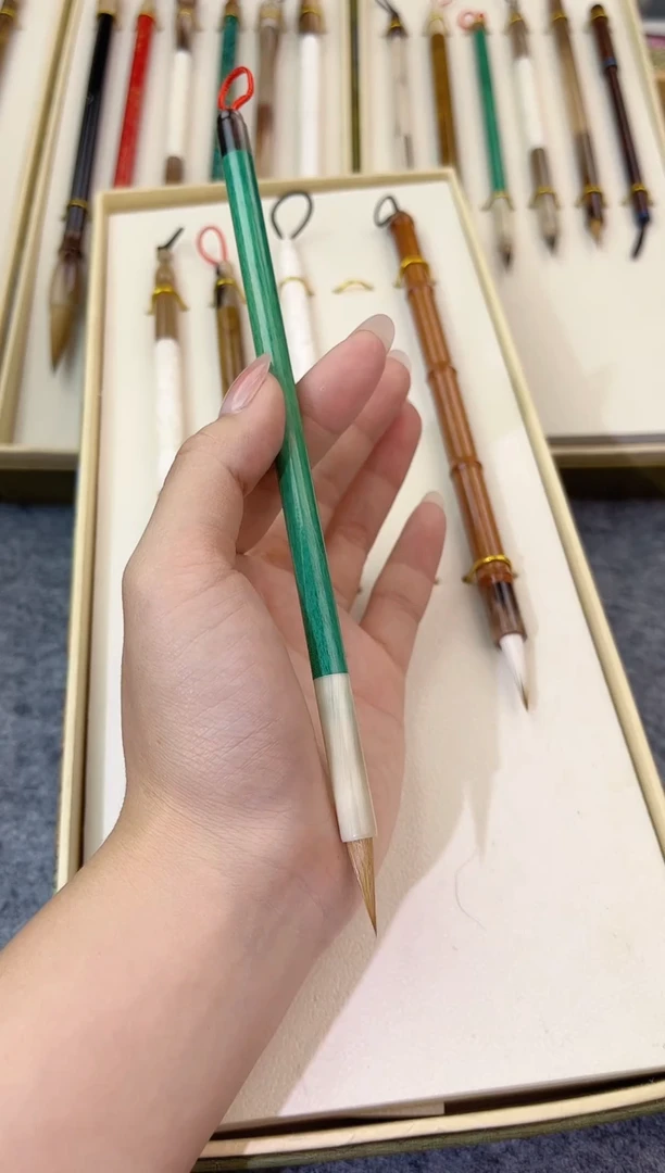 青雾奶尾狼毫小楷  1只