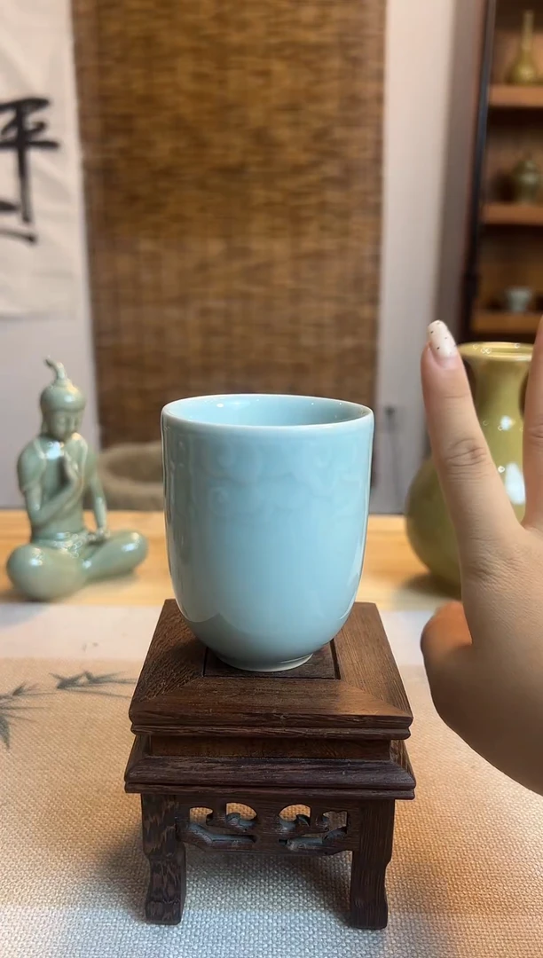 龙泉青瓷粉青杯子