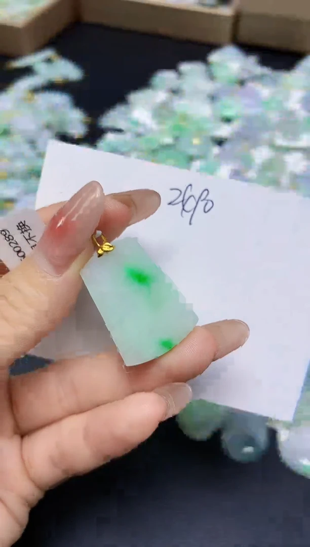 翡翠18K金镶嵌颈饰 天然缅甸翡翠A货