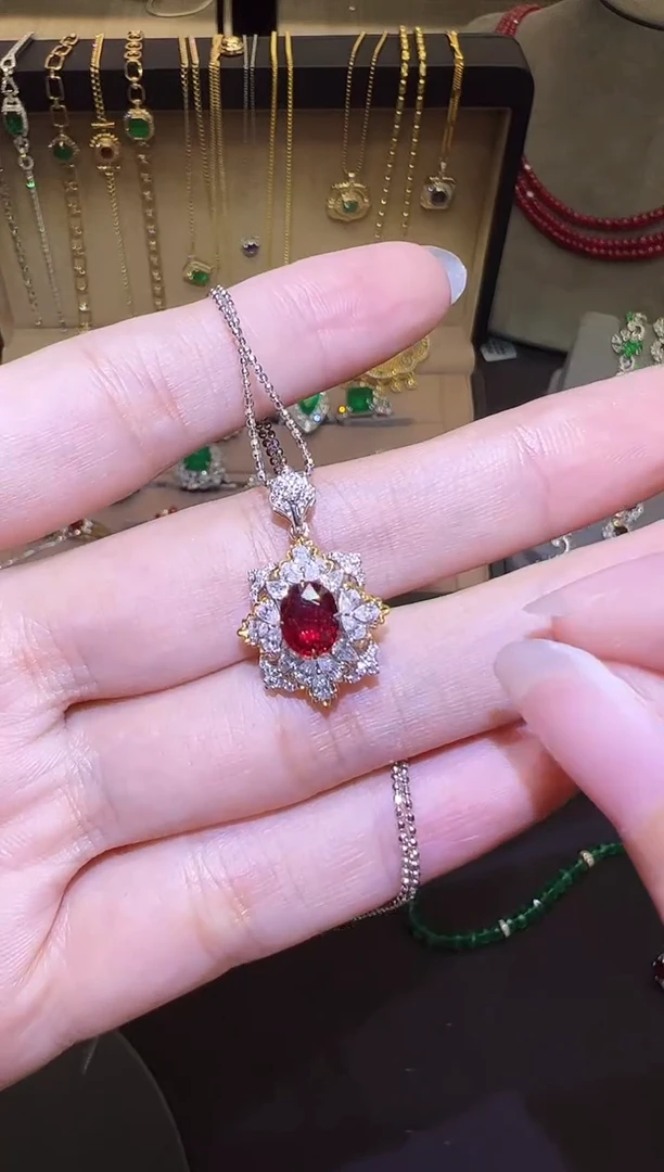 颈饰18K金镶嵌红宝石1.1ct