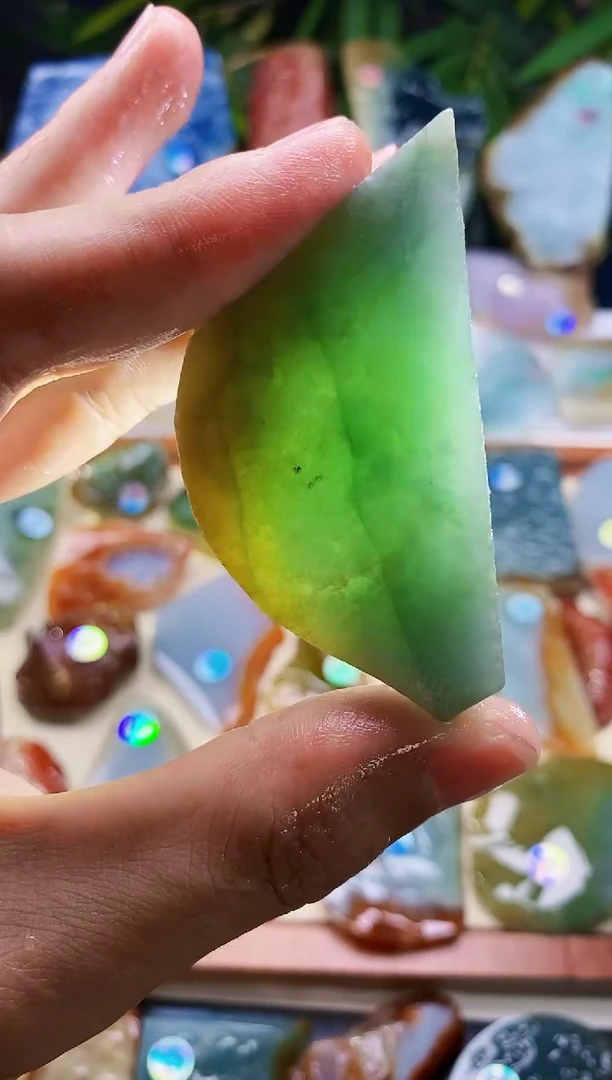 定制翡翠未镶嵌翡翠