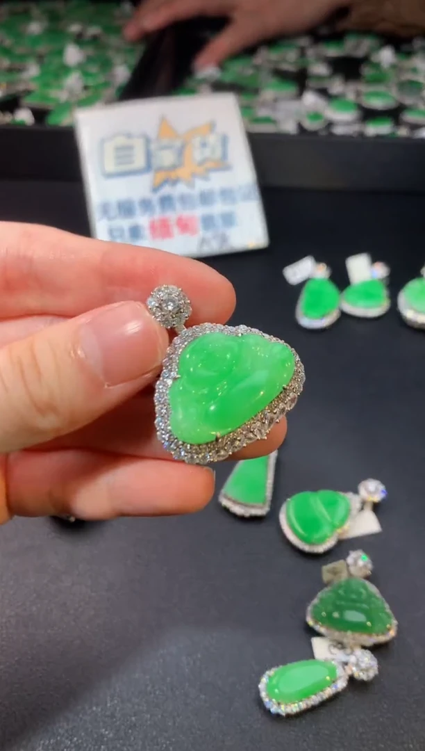 【闪购商品】翡翠颈饰银S925镶嵌翡翠