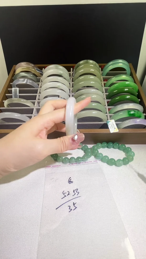 高冰时尚少女手镯