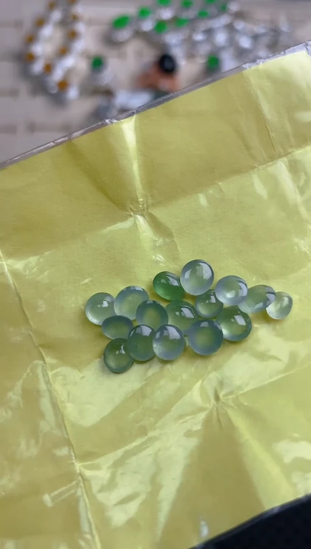 定制翡翠未镶嵌天然翡翠蛋面75