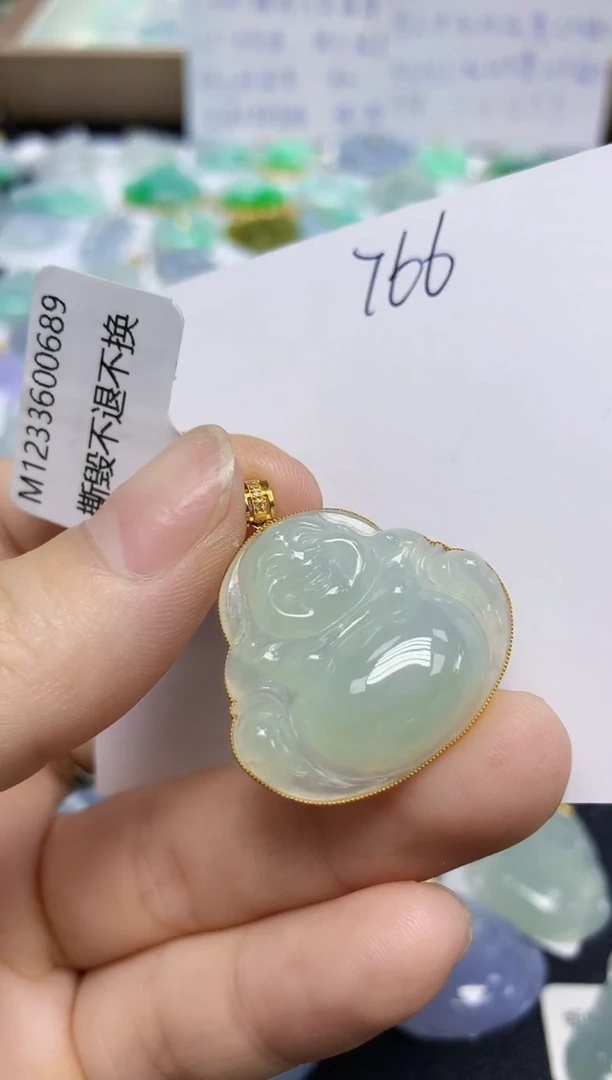 翡翠18K金镶嵌颈饰天然缅甸翡翠A货