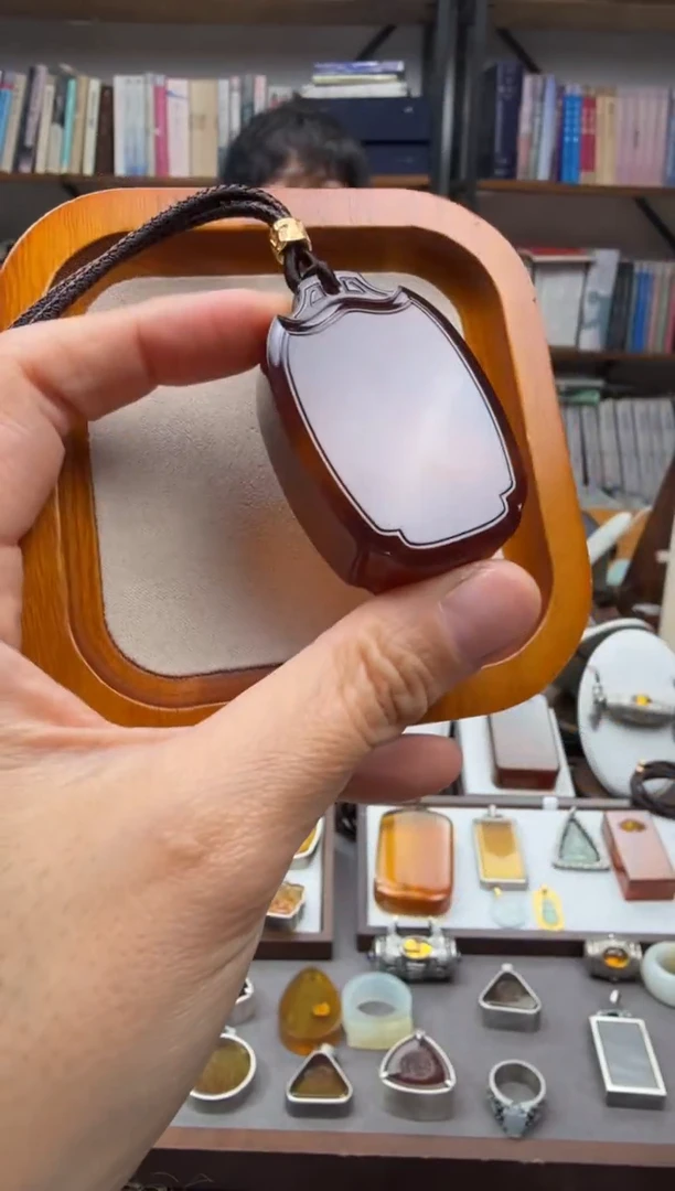 琥珀颈饰未镶嵌i*e无事牌