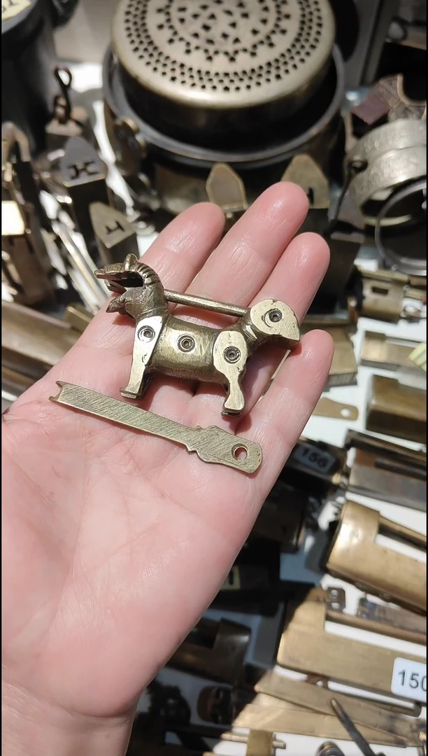 金属古典摆件家居摆件一个